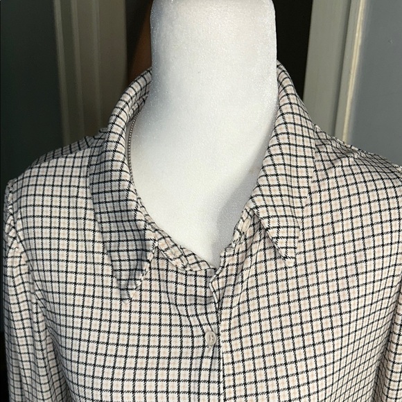 Adrianna Papell Black and White Grid Blouse - Picture 2 of 6